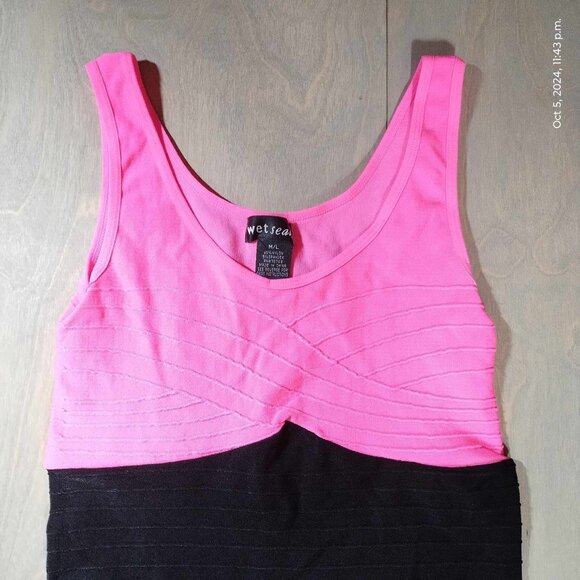 Wet Seal Iconic Body Con dress Y2K Medium/Large, stretchy black and pink halter - Picture 2 of 10